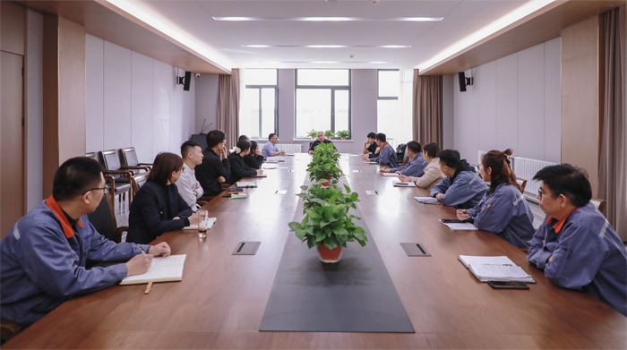 Baotou-Magnet-Holds-Sales-Review-Meeting-01.jpg